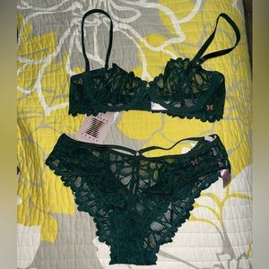 Hunter Green Savage Fenty Bra and Panty